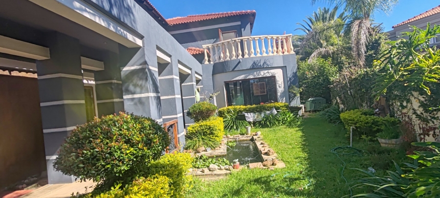 4 Bedroom Property for Sale in WestLake Country Safari Estate North West